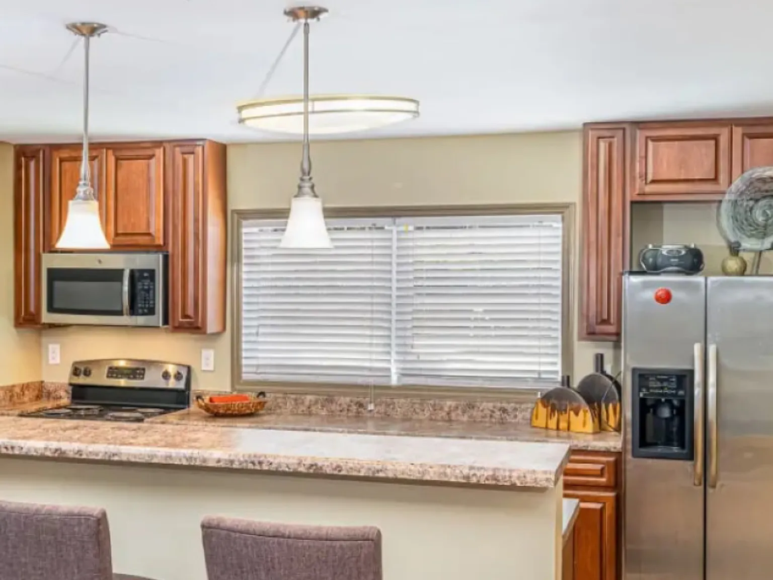 Charleston Apartments — Photo 3