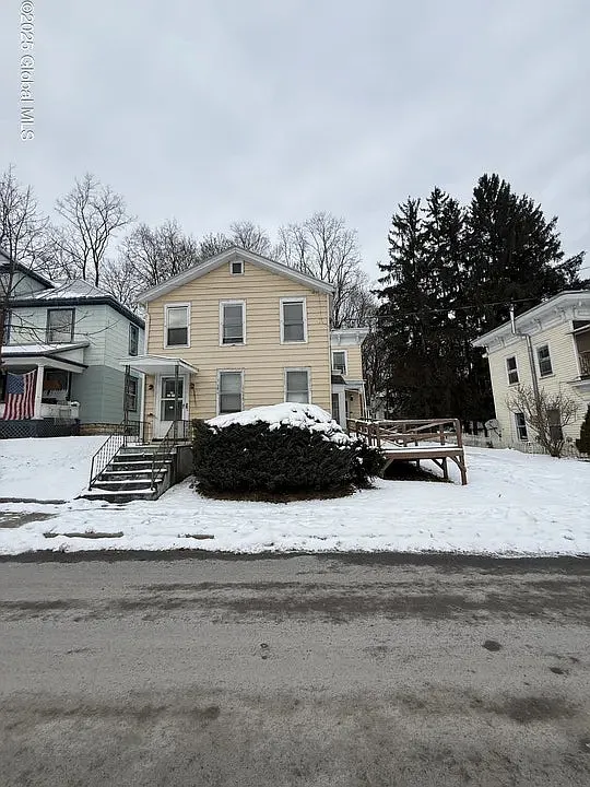 62 Division St #1