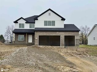 8018 Bradbury Ln, Grand Blanc, MI 48439