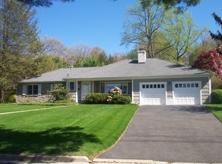 10 Castle Heights Ave, North Tarrytown, NY 10591