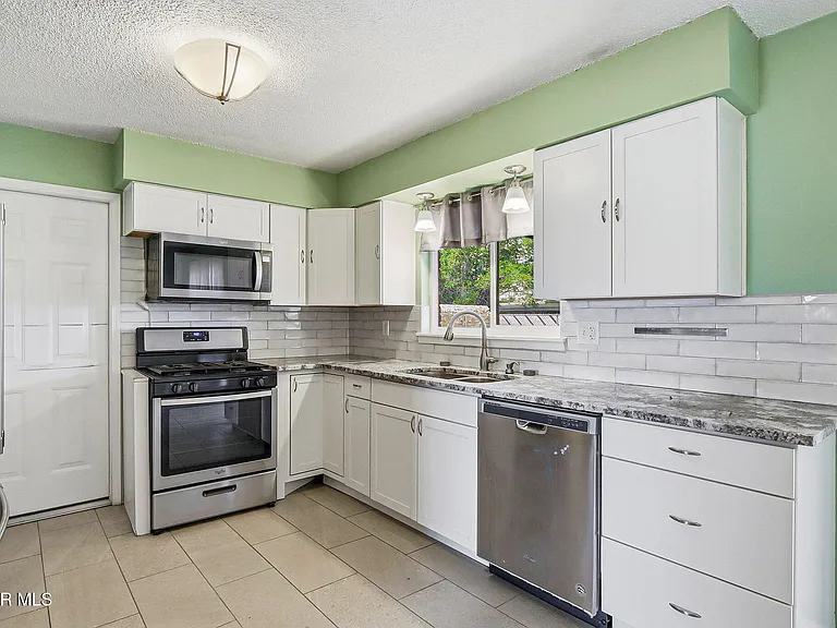 3020 Wedgewood Dr — Photo 11