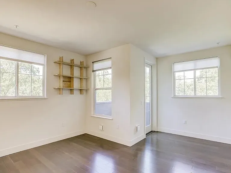 1000 Dewing Ave — Photo 4