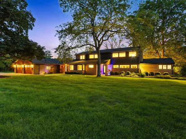 857 E Glenbrook ROAD, Bayside, WI 53217