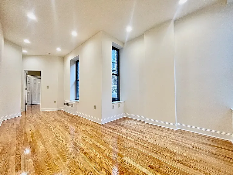 129 E 90th St #5W — Photo 4