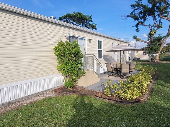 4th image of 541 New York Dr #89