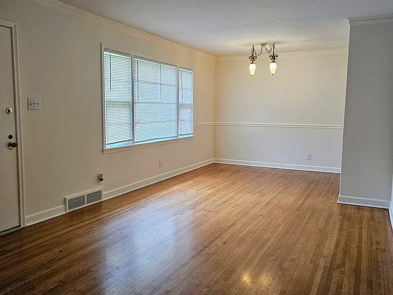 4762 Verne Rd — Photo 3