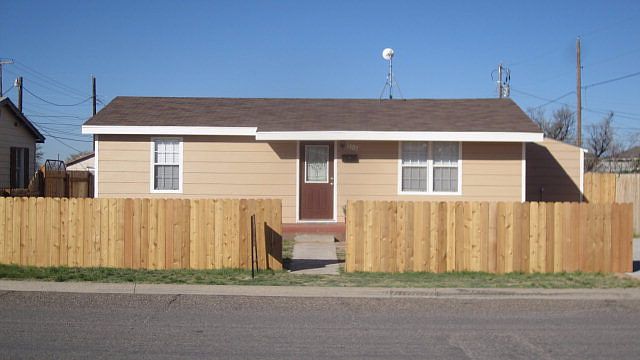 1st image of 1407 S Faye Ave