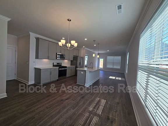 4th image of 209 Ranger Rd