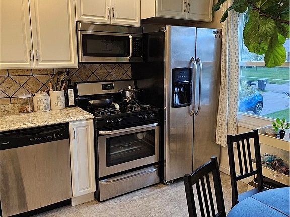2nd image of 1259 Bexley Dr