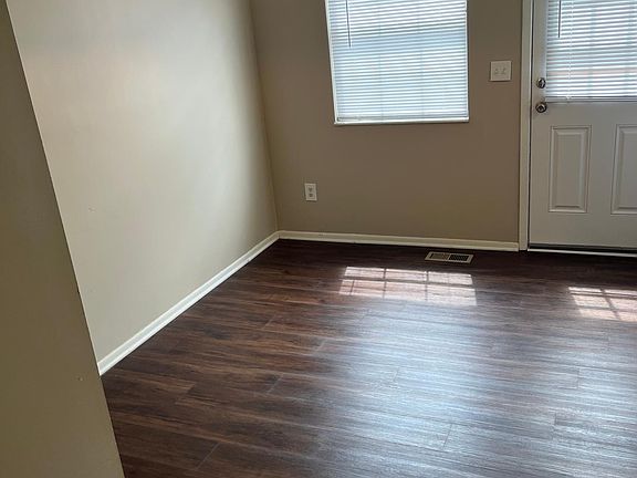 5th image of 2427 Carolina Ave