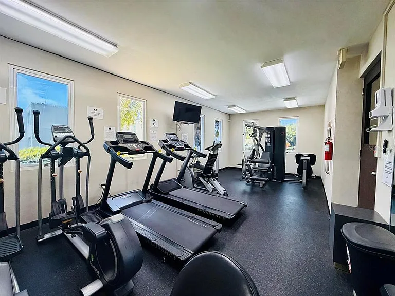 86 Cielo Dorado — Photo 29