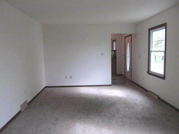 3rd image of 2066 Charleston Ave