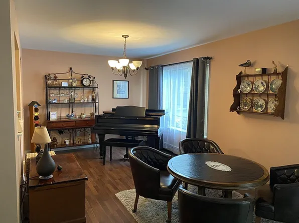 4 Chelsea Ct, Brookfield, CT 06804