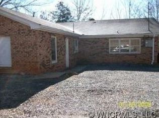 18 Shenandoah Rd, Asheville, NC 28805