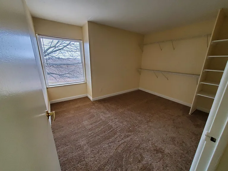 Abbott Acres Apartments — Photo 15
