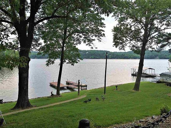 4th image of 11 Dogwood Dr