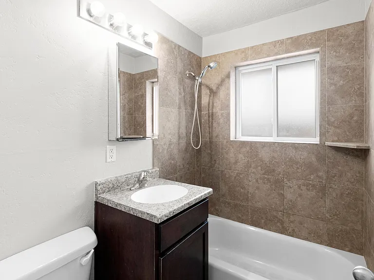 4264 S 1100 E — Photo 19