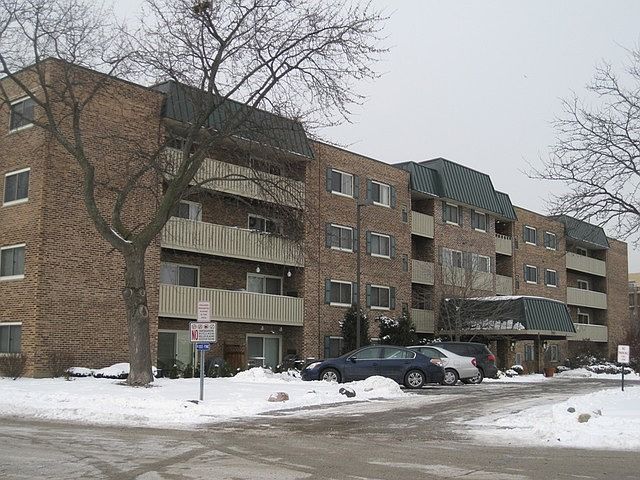 1st image of 700 Perrie Dr APT 402