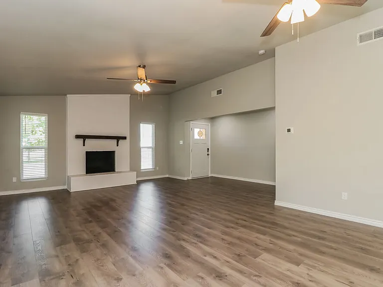 3300 Chalmette Ct — Photo 3