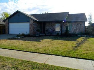 17751 S Tacoma St W, Mounds, OK 74047