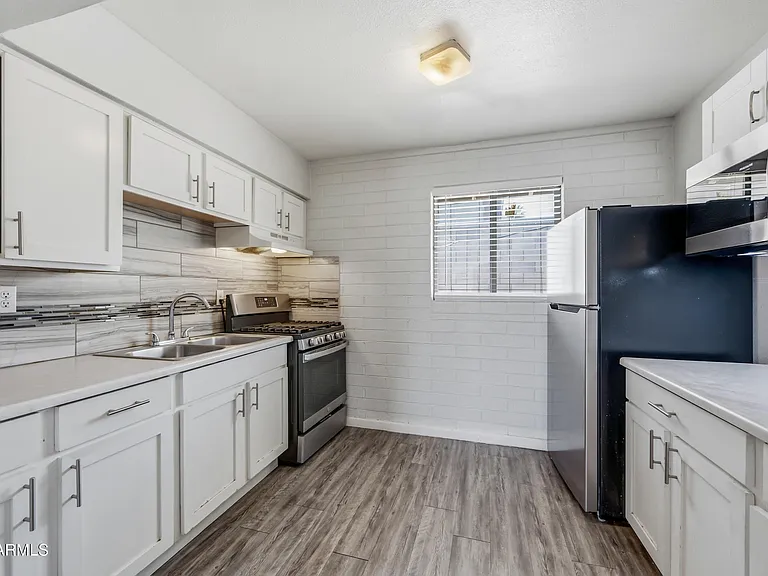 1744 W Glendale Ave #11 — Photo 4