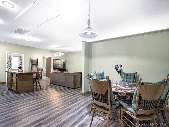 3rd image of 401 Valley Spring Rd