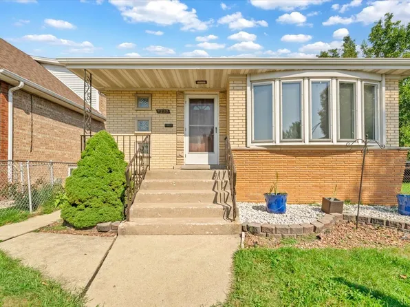 5233 S Linder Ave, Chicago, IL 60638