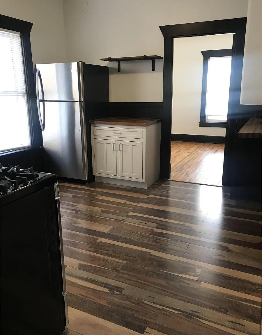 2 bed, 650 sqft, $1,350 — Photo 2