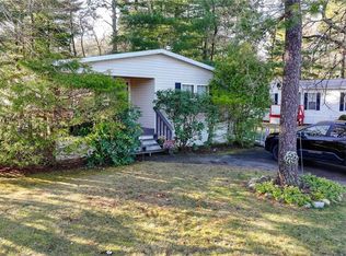15 Kelly Ln, Coventry, RI 02816
