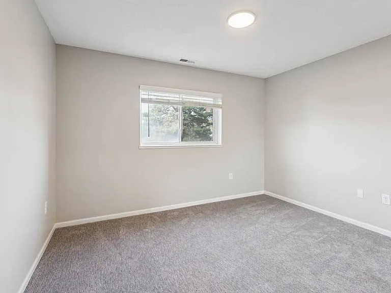 Northridge Heights Apartments — Photo 195