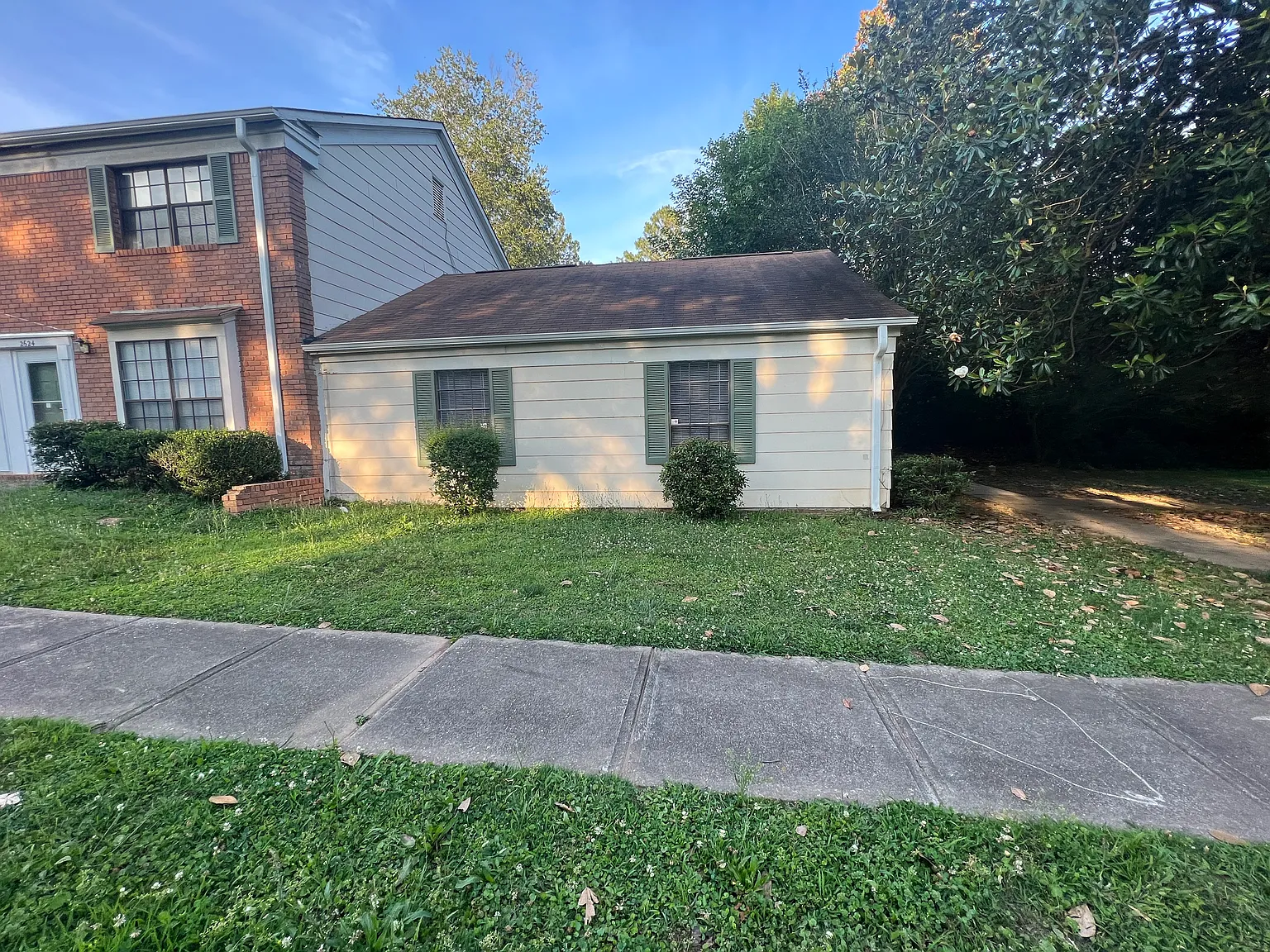 2626 Terrace Pkwy — Photo 2