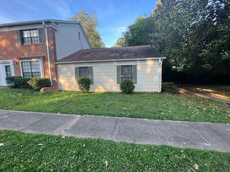 2626 Terrace Pkwy — Photo 2