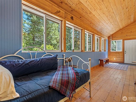 4th image of 18044 Nason Ridge Road