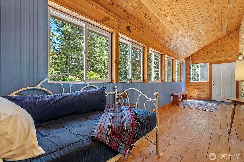 4th image of 18044 Nason Ridge Road