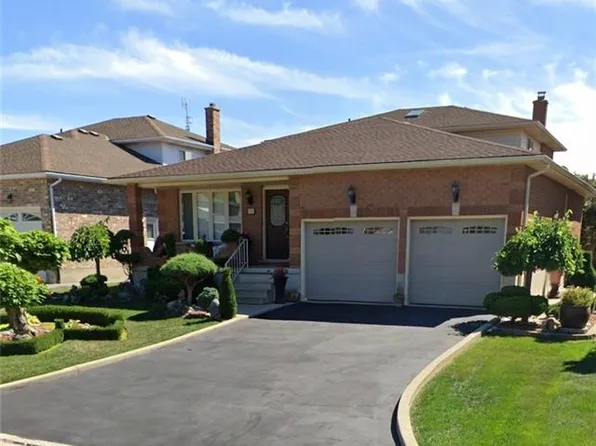 55 Azores Cres, Cambridge, ON N1R 7Z5