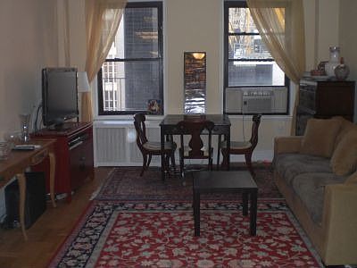 2nd image of 152 W 58th St APT 8D