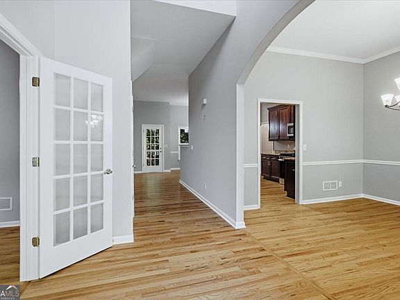 4th image of 455 Summer Breeze Ct