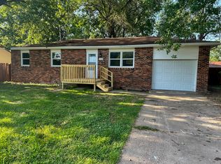 3239 W Farm Road 168, Springfield, MO 65807