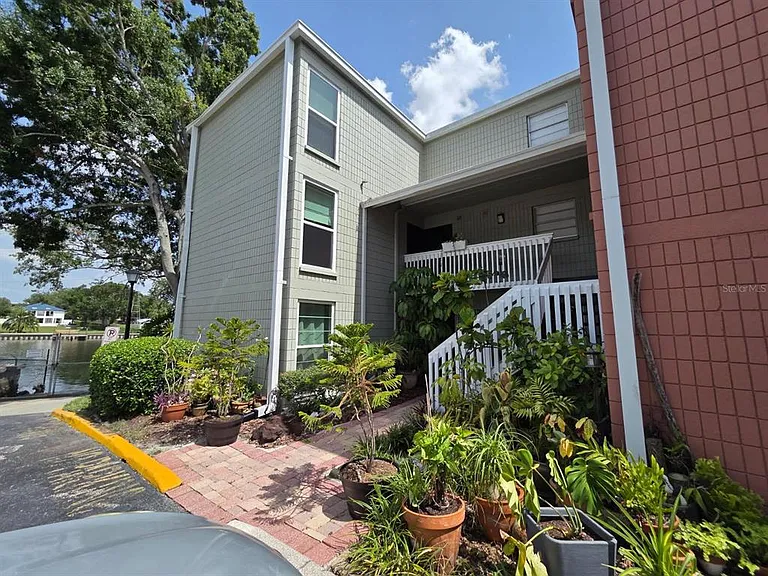 2424 W Tampa Bay Blvd #I103 — Photo 1