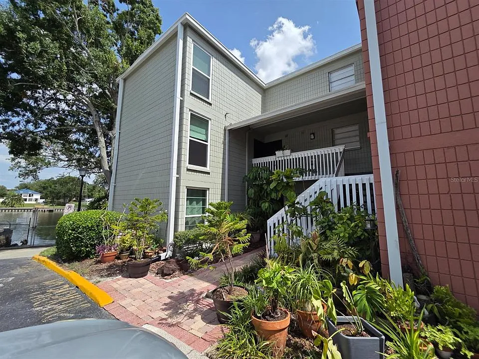 2424 W Tampa Bay Blvd #I103