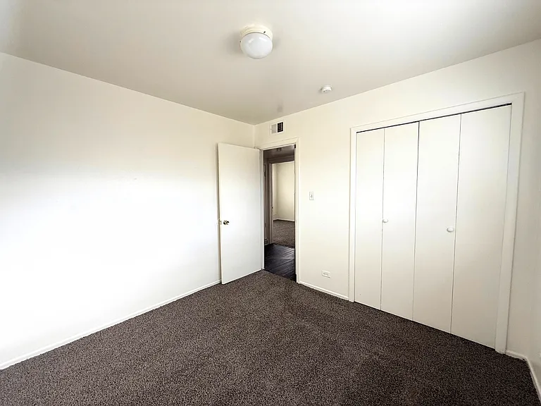Townview Plaza Apartments — Photo 7