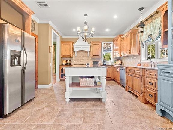 4th image of 229 Zinfandel Dr