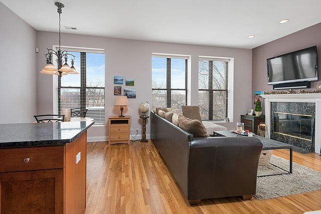 1st image of 1728 N Wilmot Ave APT 3E