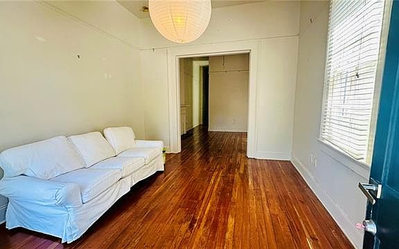 4th image of 4235 Iberville St