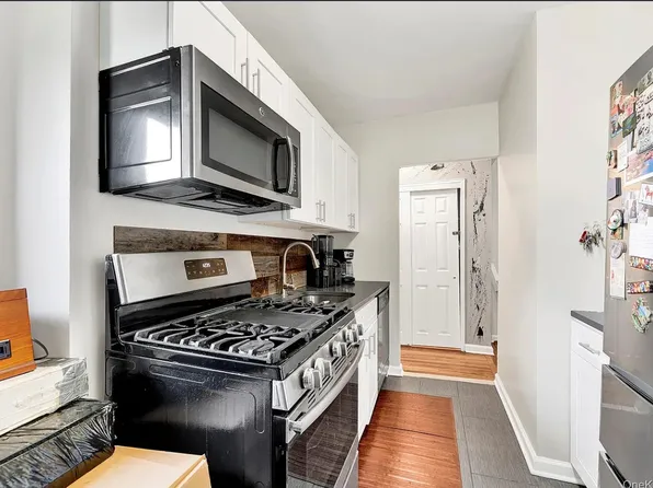 285 East 35th Street image 3 of 10