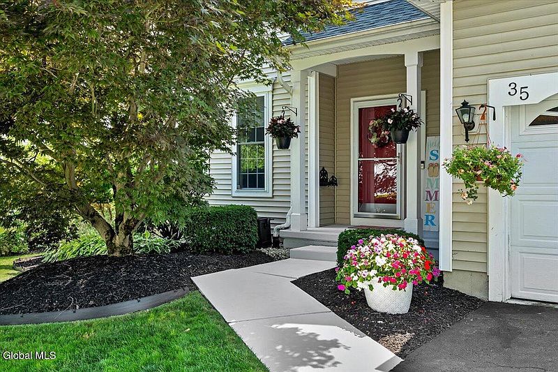 3rd image of 35 Willowbrook Terrace