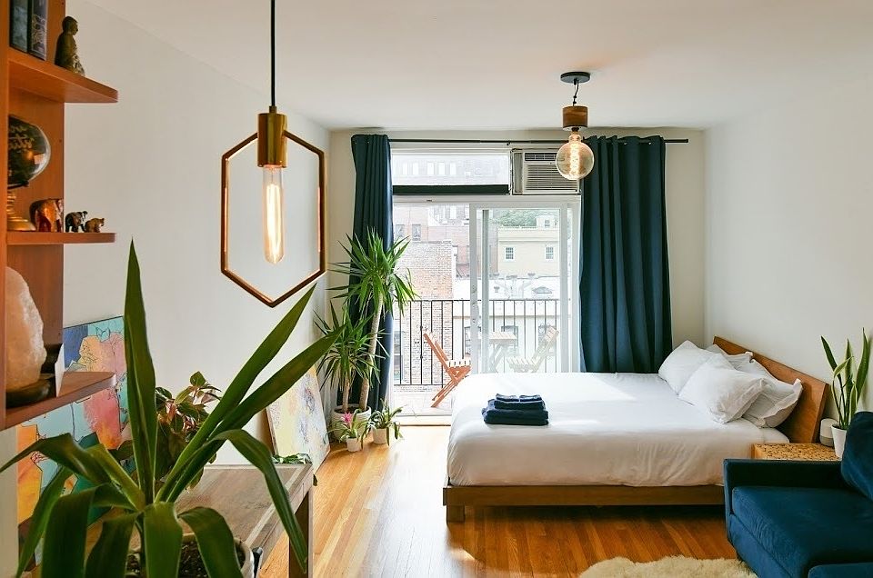 1st image of 248 W 21st St #5CC