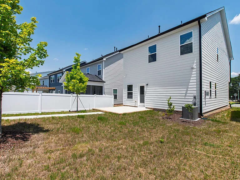801 Portland Rose Dr — Photo 32