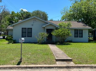 202 Black St, Schulenburg, TX 78956