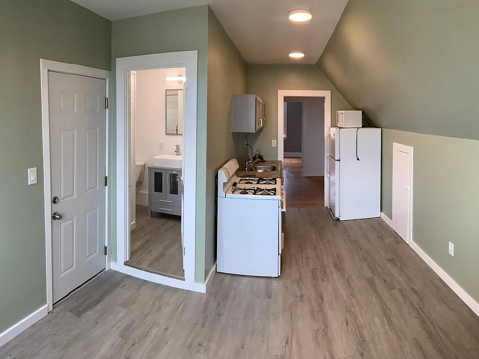 1739 Dixwell Ave #3